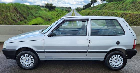 FIAT UNO 1.0 MPI MILLE FIRE 8V FLEX 2P MANUAL